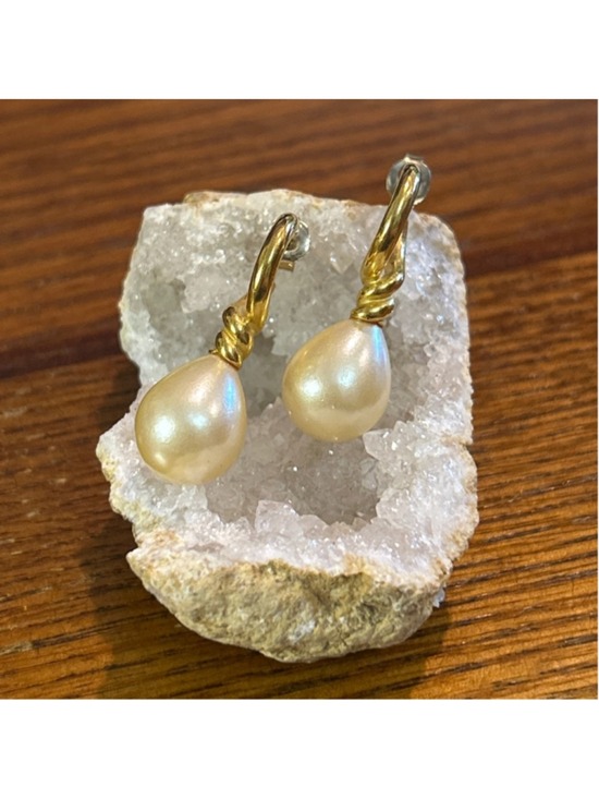Mma Jewelry - MMA 1984 EARRINGS WITH LARGE FAUX PEARLS gold tone beauties